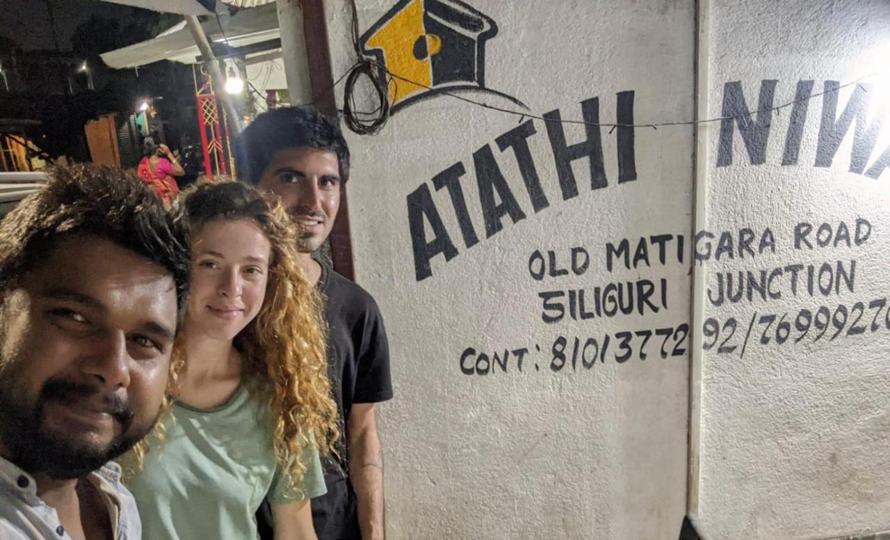 סיליגורי Atathi Niwas Guest House For Backpackers And Travellers מראה חיצוני תמונה
