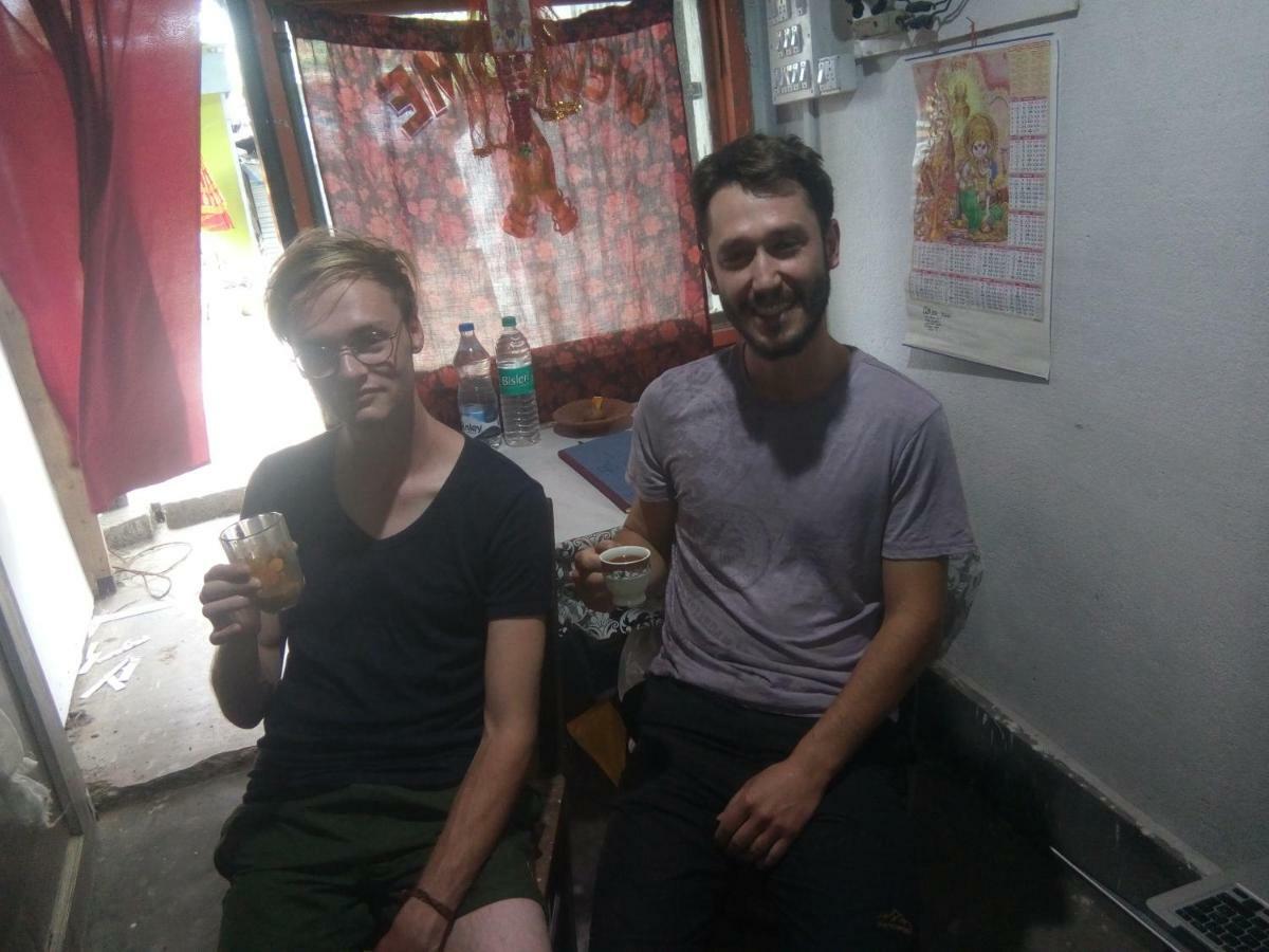 סיליגורי Atathi Niwas Guest House For Backpackers And Travellers מראה חיצוני תמונה